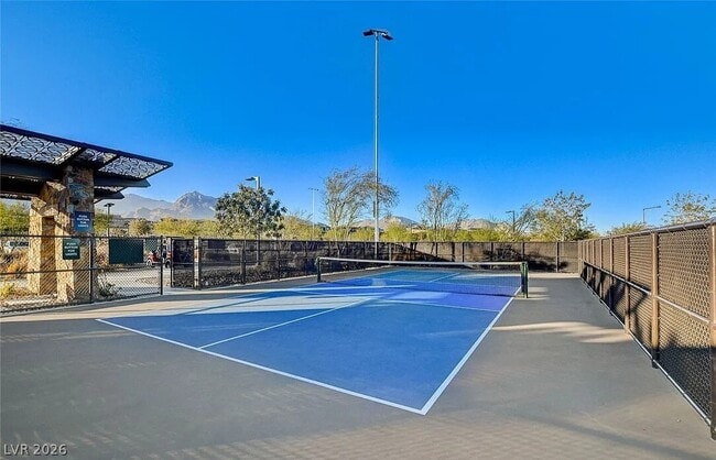 Building Photo - 12545 Skylight View St