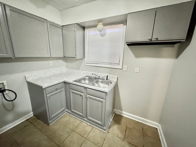 Building Photo - 4036 Navaho Ave