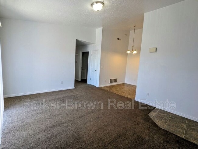 Primary Photo - 1656 Westbury Way