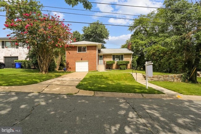 Building Photo - 4503 Traymore St