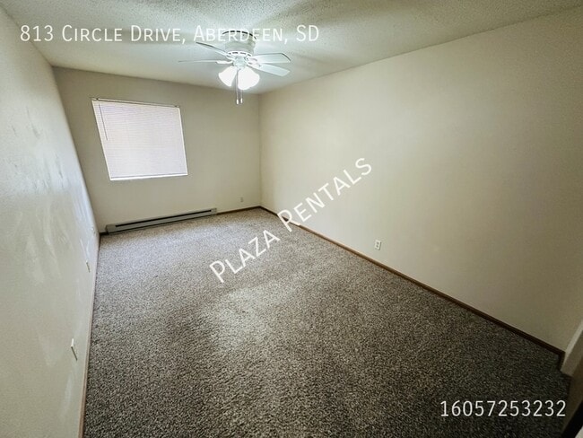 Building Photo - 10 9th Ave SW