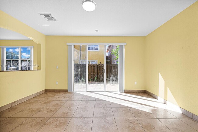 Building Photo - 11412 SW 137th Pl