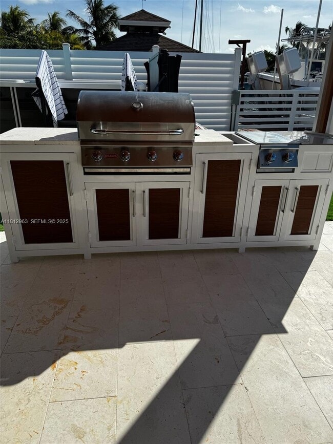 Building Photo - 125 Gardenia St