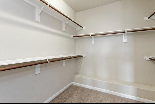 Building Photo - 8643 Vista Hills Dr