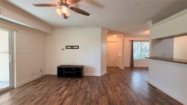 Building Photo - 10610 SW 158th Ct