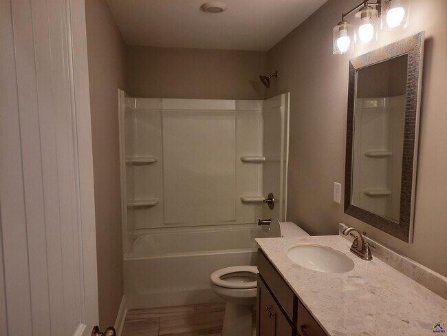 Building Photo - 312 Weston Dr