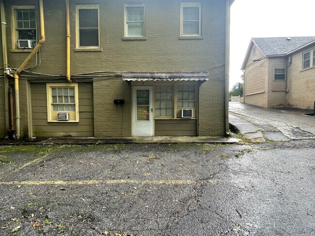 Building Photo - 3373 Vineville Ave