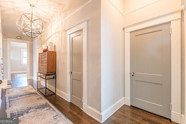 Building Photo - 1878 Cambridge Ave