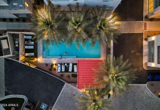 Building Photo - Amazing 2BR + Office Townhome in Old Town Scottsdale