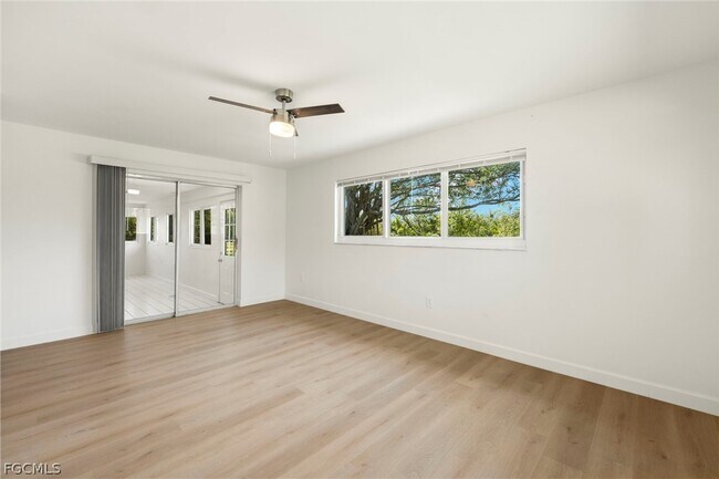 Building Photo - 5738 SW 1st Ct