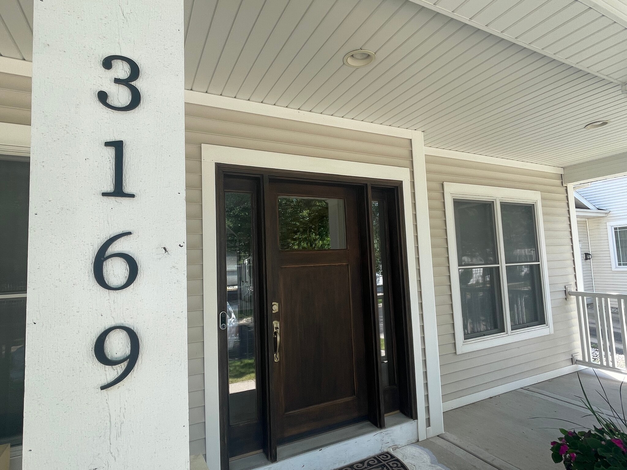 Building Photo - 3169 Pleasant St