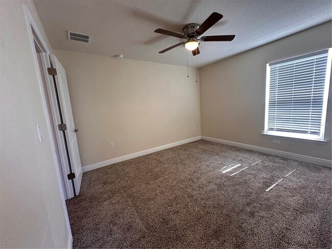 Building Photo - 402 Edith Dr