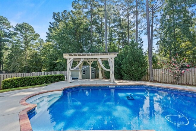 Building Photo - 839 Leyland Ln