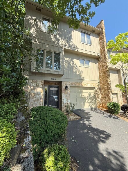 Building Photo - 3426 Londonderry Ct