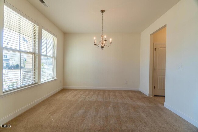 Building Photo - 508 Eagles Wy