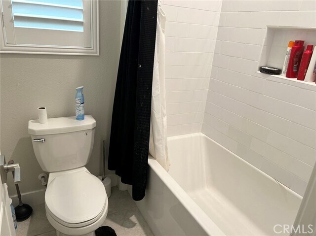 Building Photo - 109 Chorus