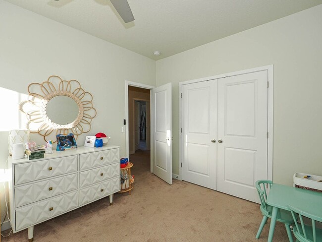 Building Photo - Beautiful House in Excellent Daybreak Loca...