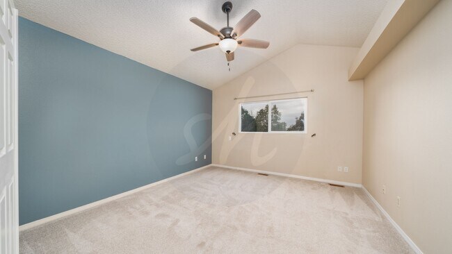 Building Photo - Four bedroom in Gatehouse Village with Fenced Yard and Views!