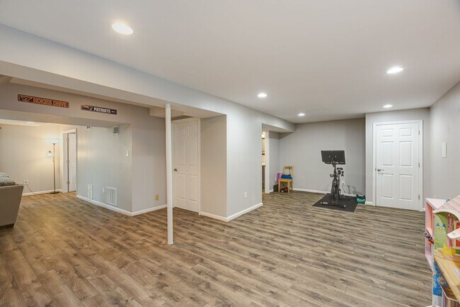 Building Photo - 5624 Kemp Ln
