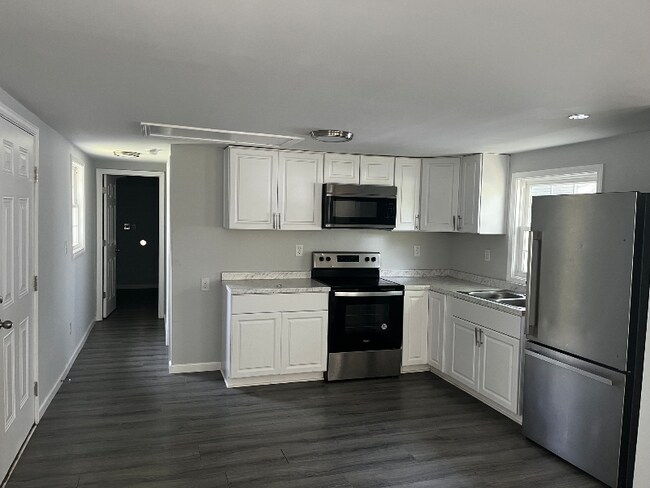 Building Photo - 1617 Burton St