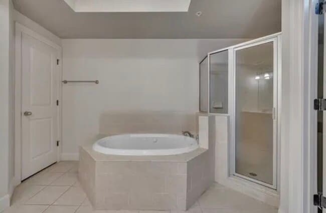 Building Photo - 1390 Dutch Valley Pl NE