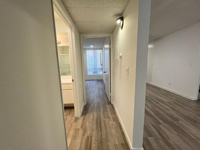 Building Photo - 3715 S Canfield Ave