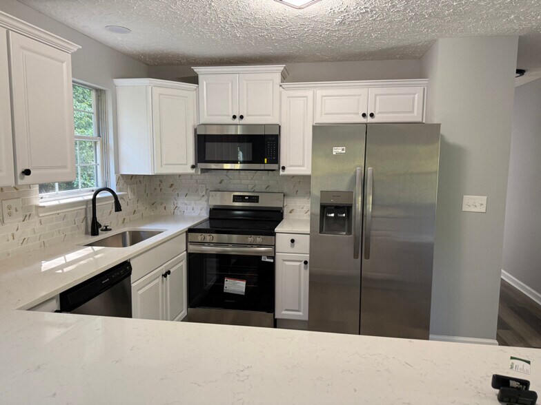 Primary Photo - 18165 Tebbs Ln