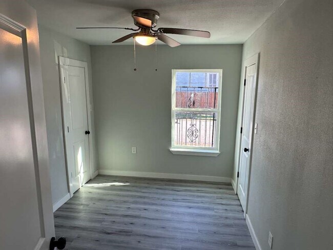 Building Photo - 1912 Gentry St