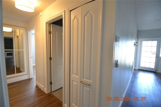 Building Photo - 2212 Stonemill Dr