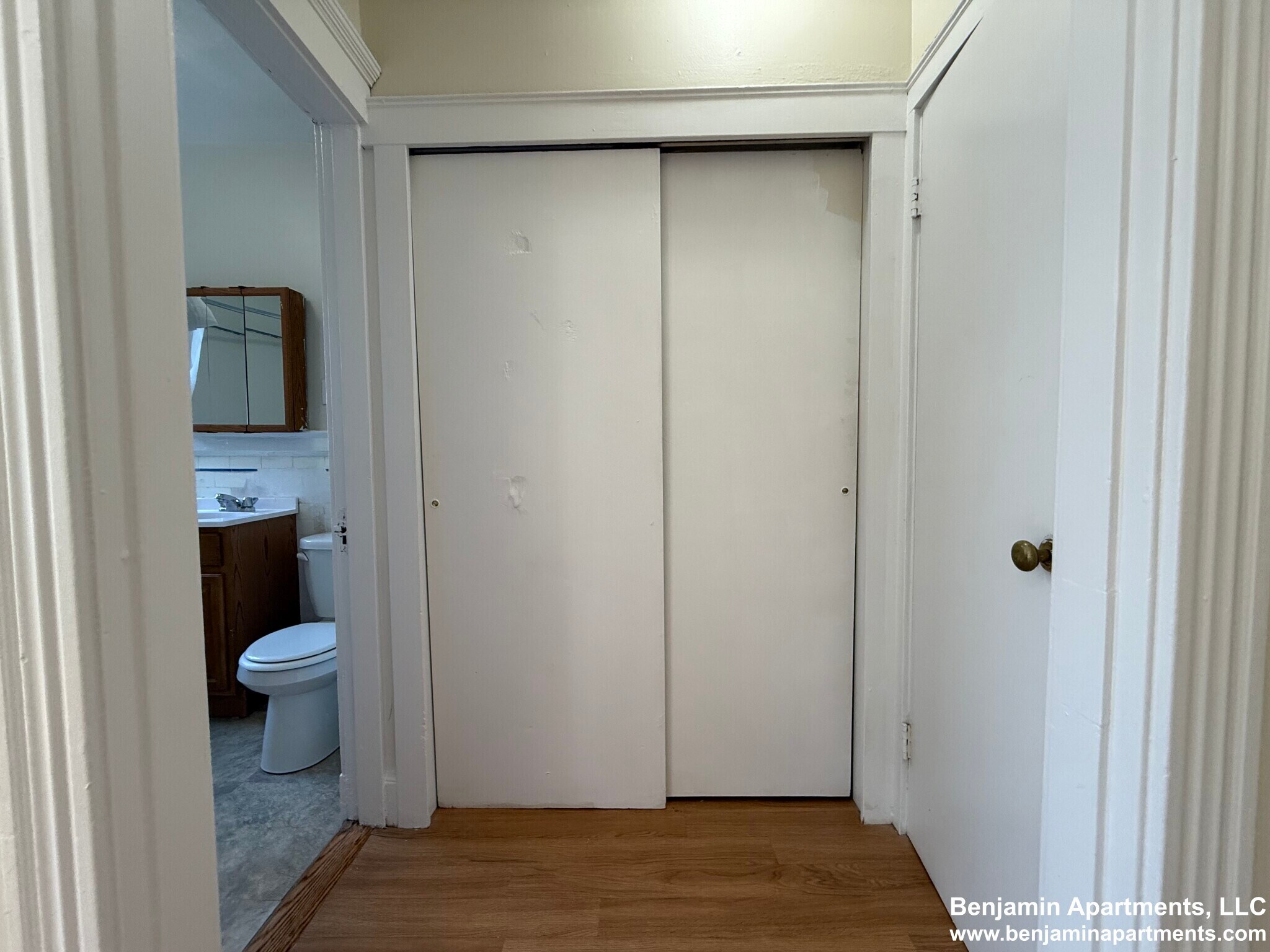 Building Photo - 165 Park Dr