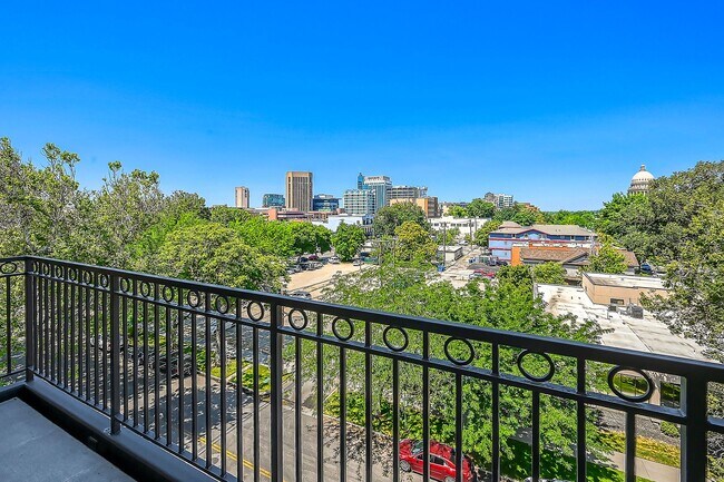 Building Photo - 1 Bedroom Condo in Downtown Boise:::: Balcony View of the City