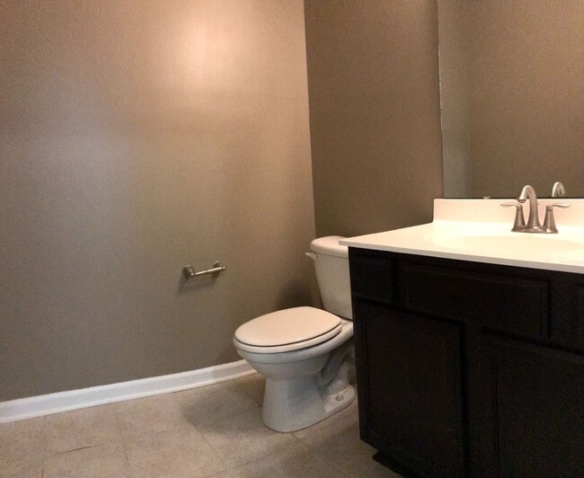 Building Photo - Regal Home on Regatta Way!