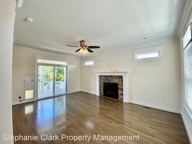 Building Photo - 3 br, 3.5 bath House - 4450 Lookout Road #B