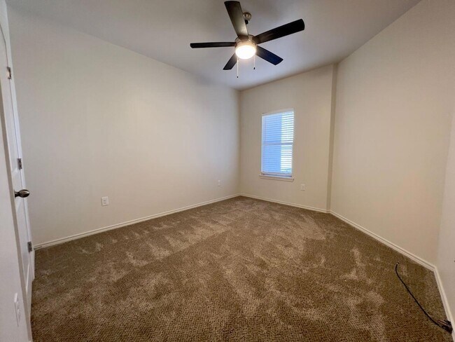 Building Photo - 5508 Lehigh St