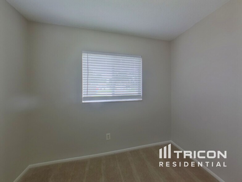 Building Photo - 2303 Silver Hill Ct