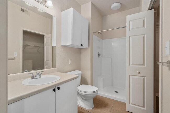 Building Photo - 911 N Orange Ave