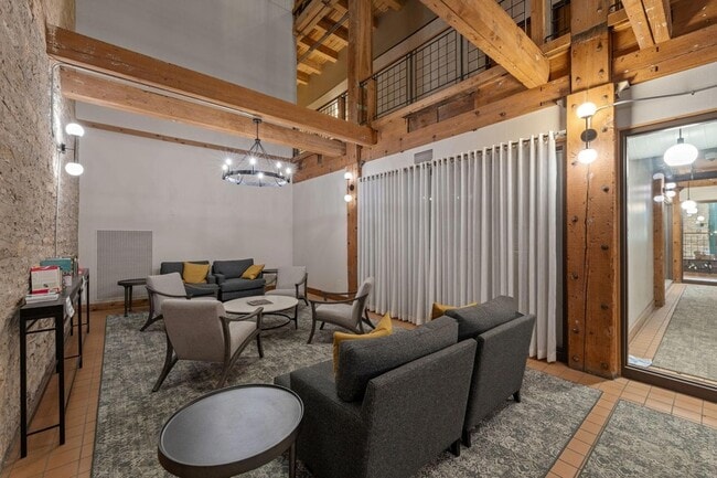 Building Photo - 400 N 1st St