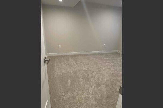Building Photo - 512 Rivers Edge Dr