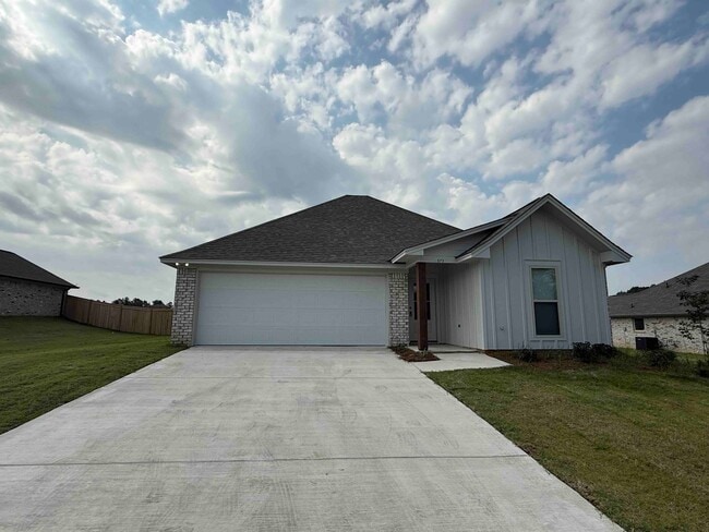 Building Photo - 573 Patrick Farms Dr