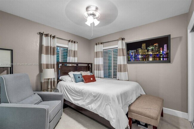 Building Photo - 333 Linwood Dr