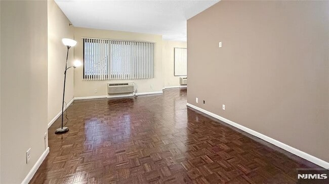 Building Photo - 326 Prospect Ave