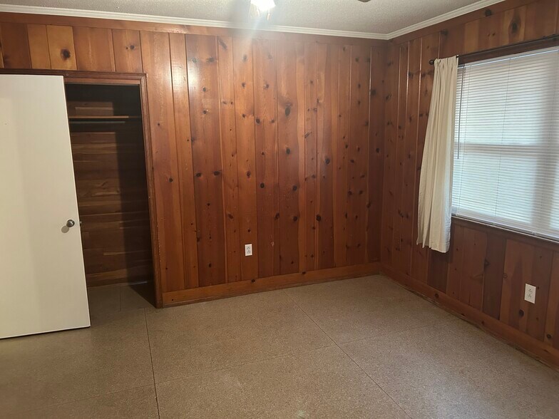 Building Photo - 1234 M Ave