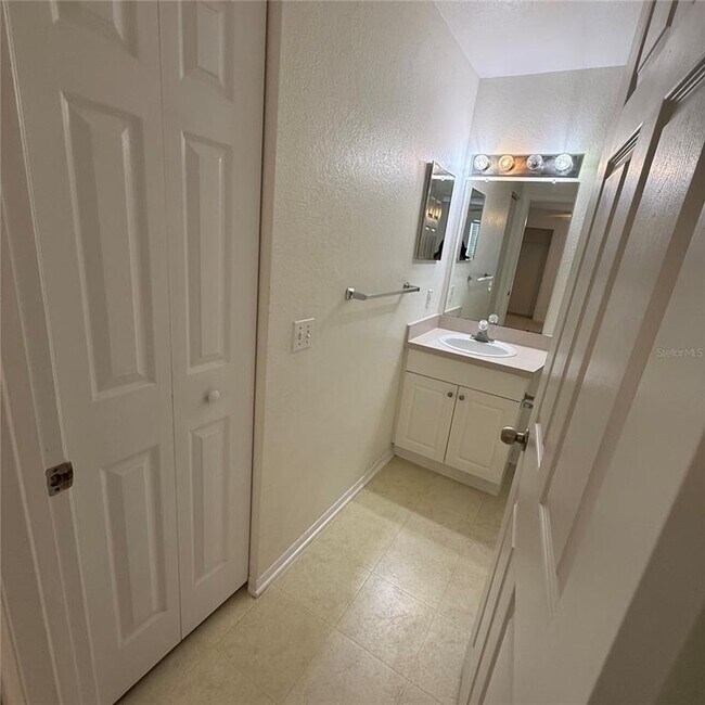 Building Photo - 36027 Deer Creek Dr