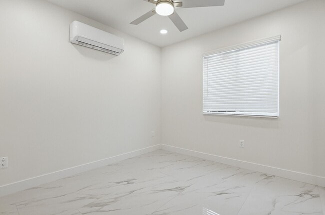 Building Photo - 3334 Altadena Ave.