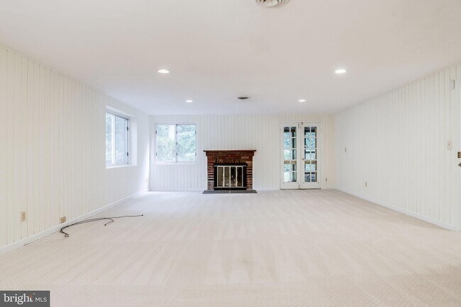 Building Photo - 5225 Old Dominion Dr
