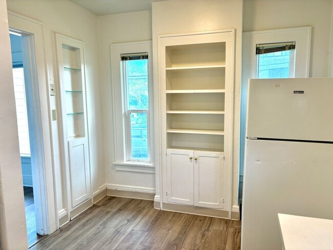 Building Photo - KLEEK03