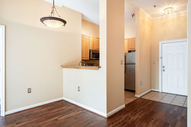 Building Photo - 171 Somervelle St