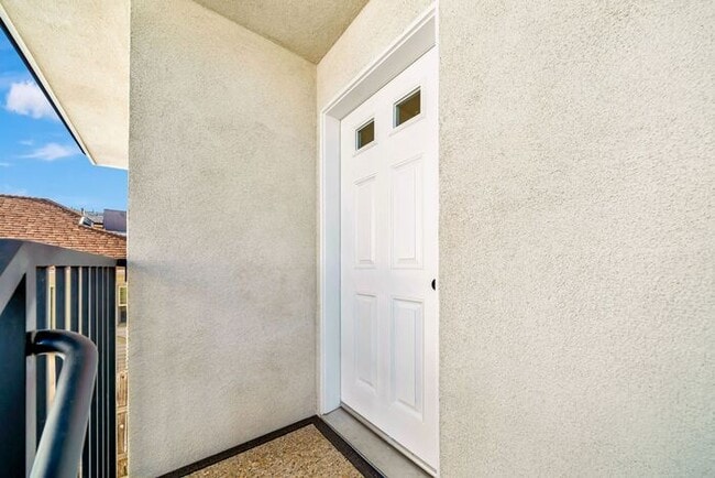 Building Photo - Move-In Ready Luxury: A Flawlessly Upgraded Sunland Retreat