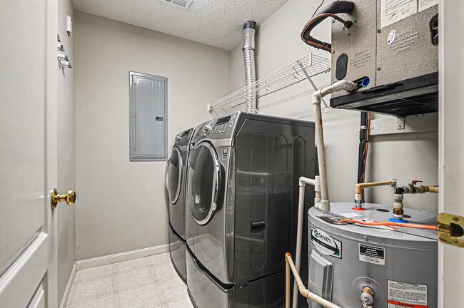 Building Photo - 1624 Ashley Ct