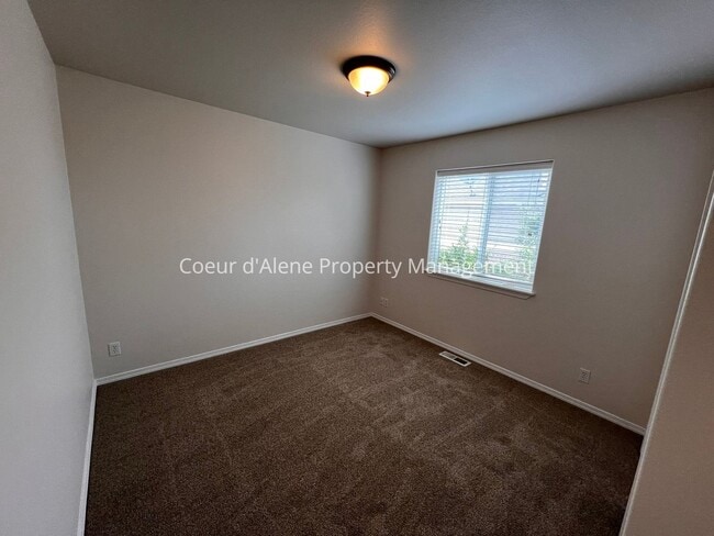 Building Photo - 3 bed, 2 bath house in Hayden